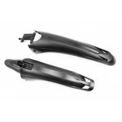 Щитки пластмассовые 18 - 20" CHILD, черные Китай