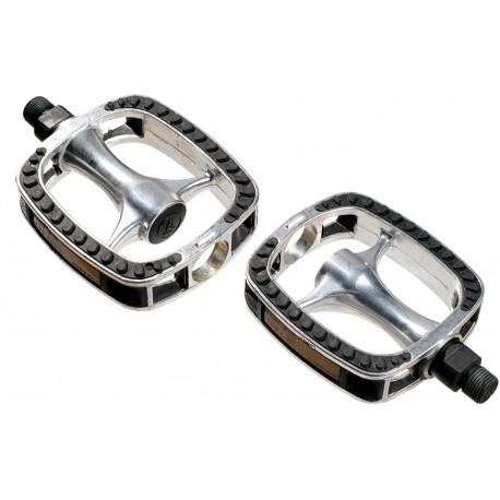 Педали алюминиевые KLS Trail 30 насыпной подшипник / стальная ось