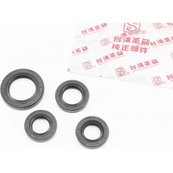 Сальники к-кт 4шт (17x30x7-2шт/ 20x32x7/ 27x42x7) двигателя S