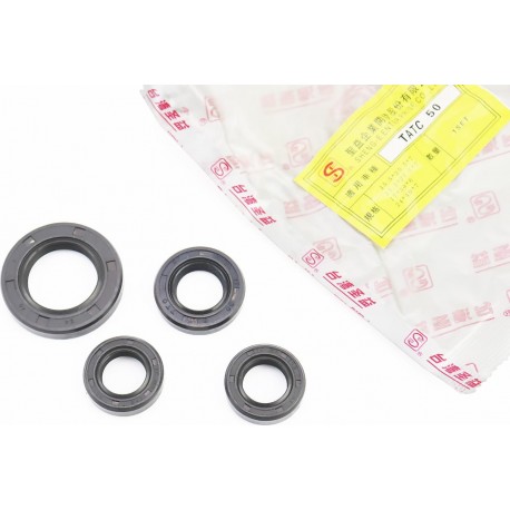Сальники к-кт 4шт (15,5x25,5x7-2шт/ 17x30x6/ 24x40x7) двигателя, Honda Tact 50 S