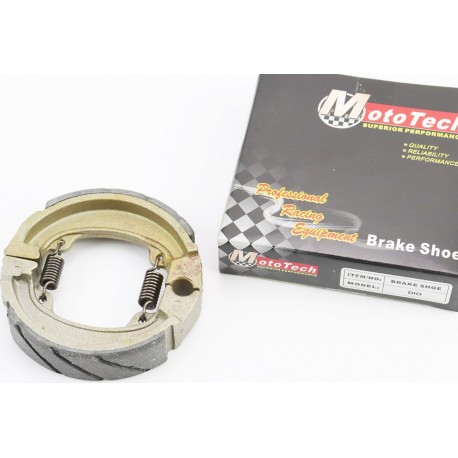 Тормозные колодки барабан Honda DIO 50 (пружины прямые), D-90мм Mototech