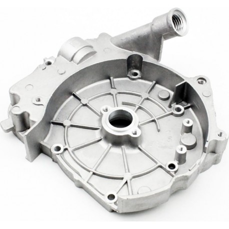 Крышка двигателя правая (под щуп) Китай