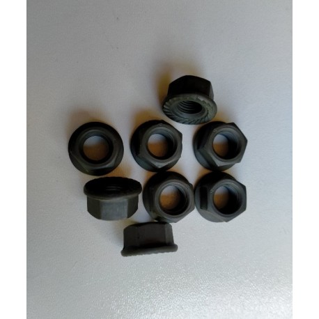 Гайки для колес велосипеда резьба М10 под ключ на 15 цена за 1 шт